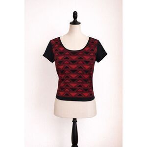 t/o Sweaters Red & Black Geometric Knit Top | Size M